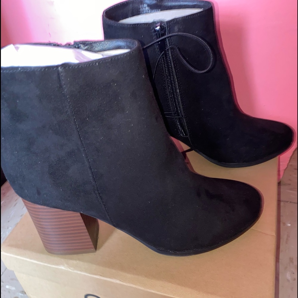 WOMENS shoe boots size 8
